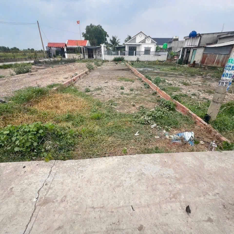 Đất ngộp sổ hồng riêng thổ cư tại  mỹ hãnh nam long an giá 1 tỷ 100 triệu dt 150m2